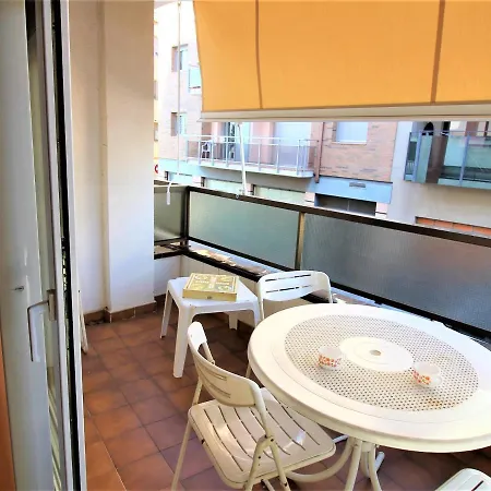 Acogedor Cerca De Playa Y Comercios En Roses, Con Terraza Y Parking Gratuito - Es-258-75 Roses
