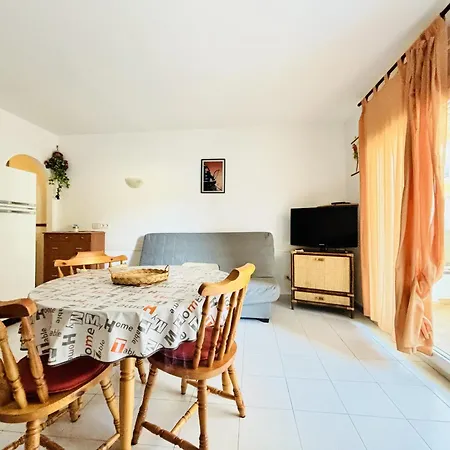 Centrico Con Terraza Y Parking En Ciutadella - Es-258-75 شقة *